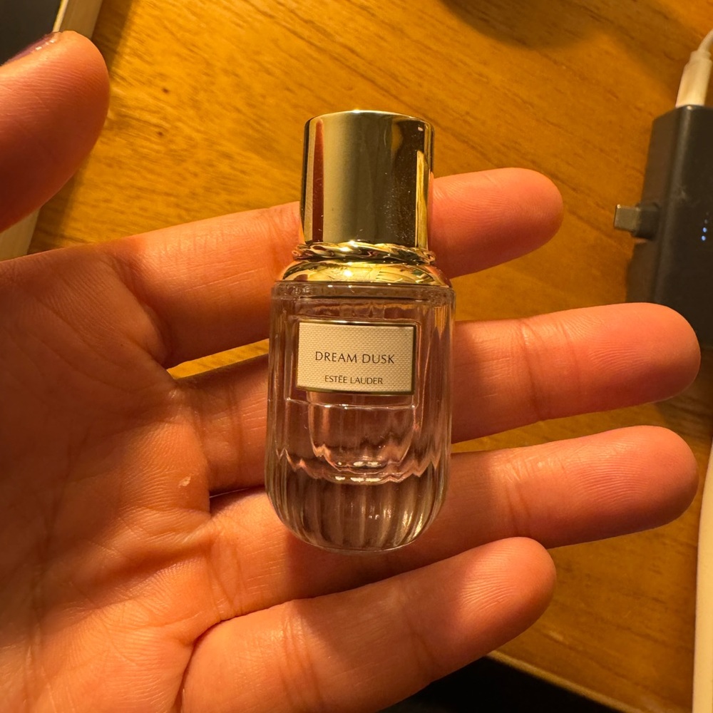 Estée Lauser Dream Musk Perfume